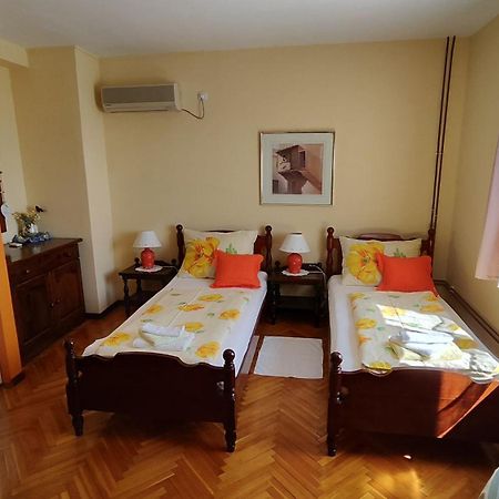 Nina Apartments Podstrana Bagian luar foto
