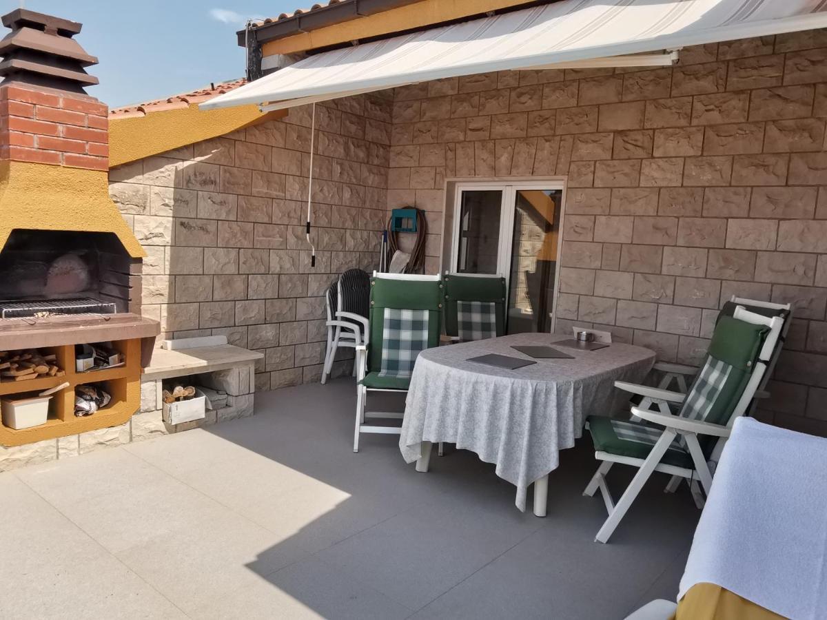 Nina Apartments Podstrana Bagian luar foto